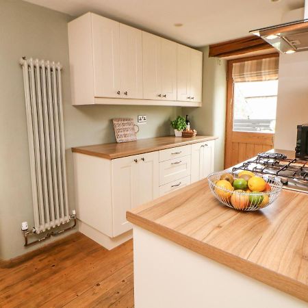 Kempshill Cottage Tideswell Exterior foto